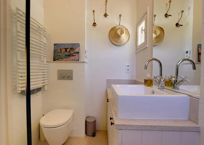 فيلة Le Bastidon De Pampelonne *